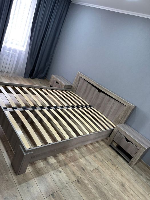 Продам двуспальную кровать