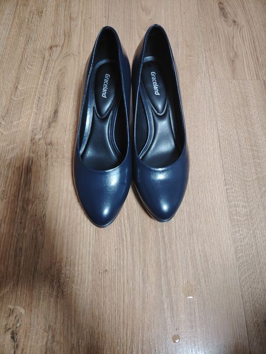 Тъмносини обувки 38 номер