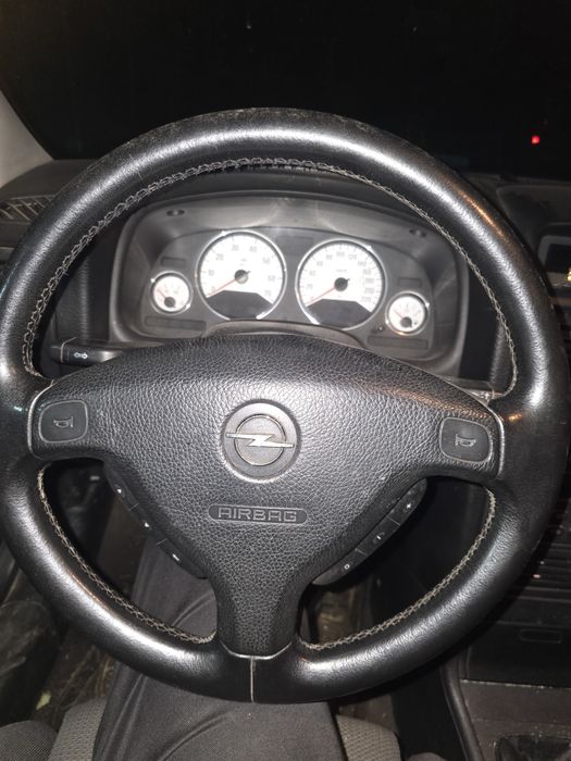Dezmembrez Opel Astra G