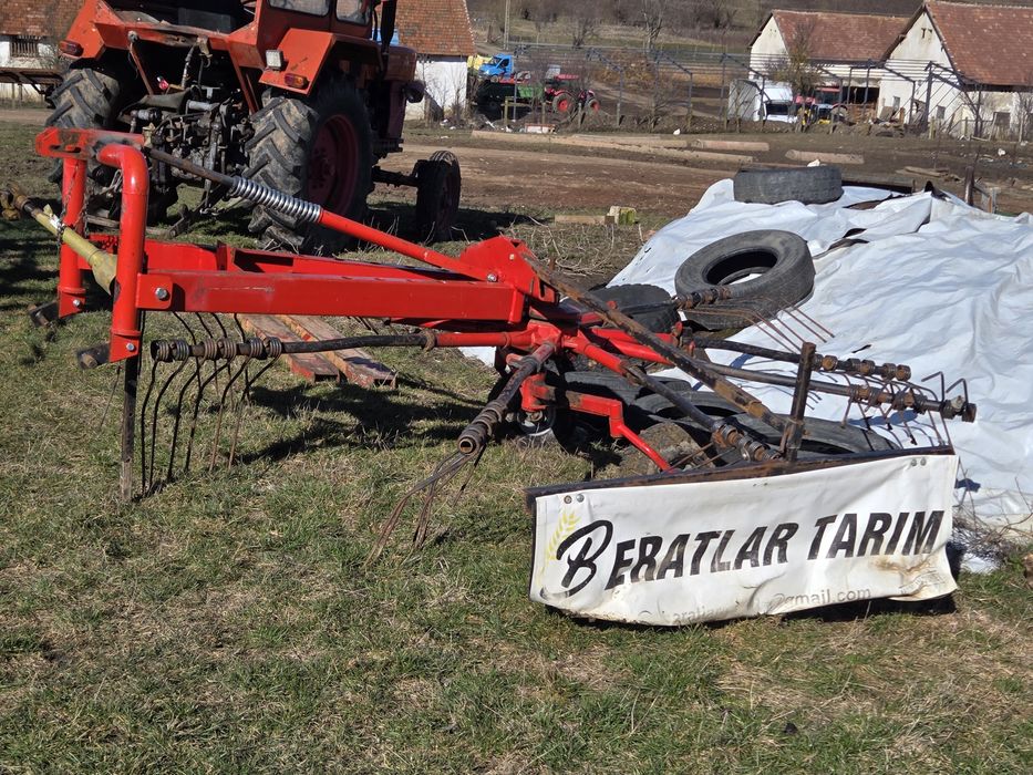 Vînd greblă turcească