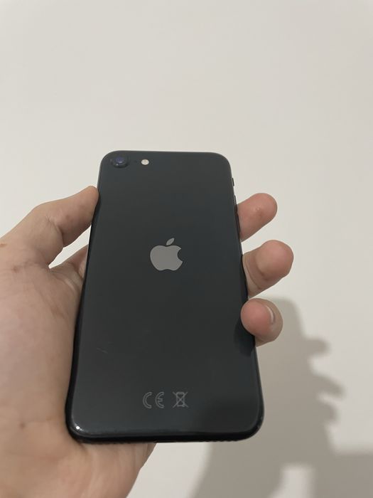 Продаю iPhone Se
