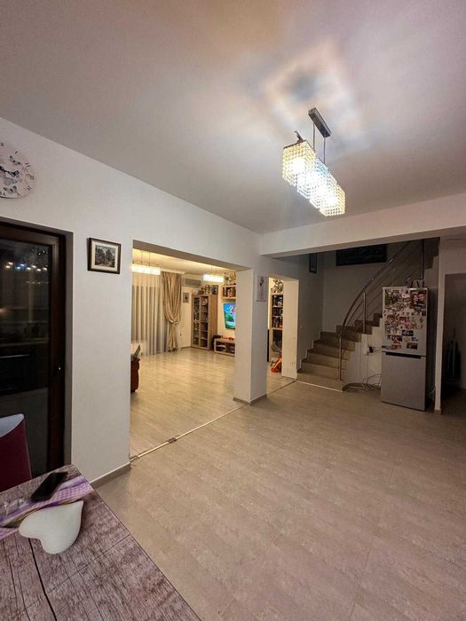 Casă de vânzare 5 camere Domnești