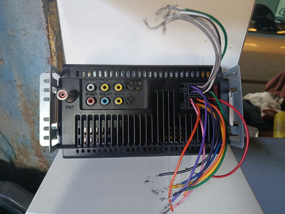 Продам Б/У Магнитолу