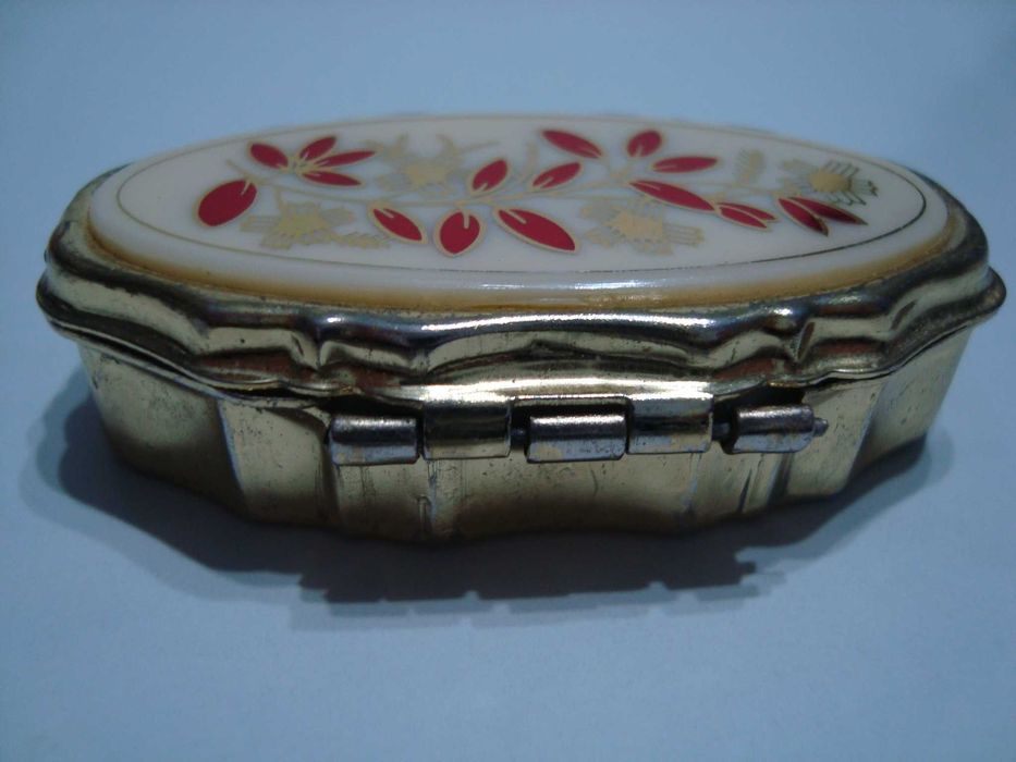 Ретро изящни кутиики ФРАНЦИЯ