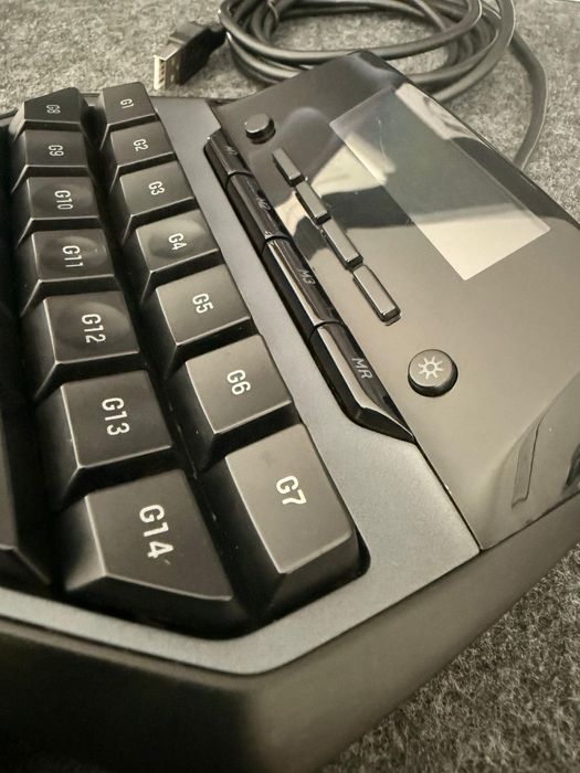 Logitech G13 Advanced Gameboard – keypad gaming programabil cu LCD