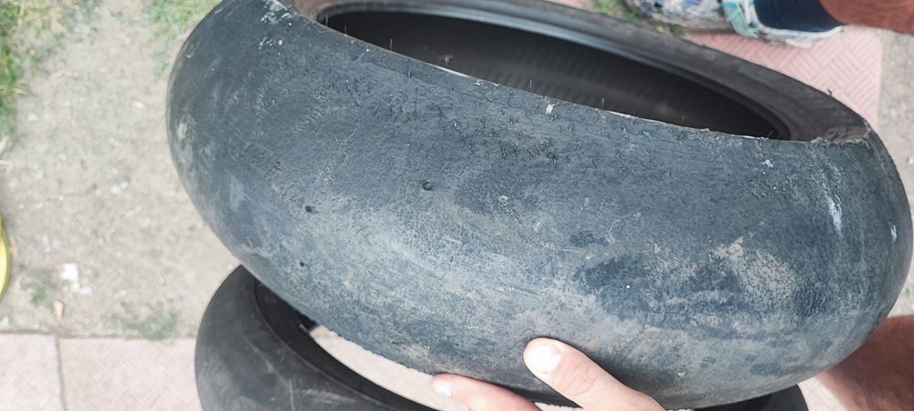 Комплект сликови гуми 200/60 Metzeler/Dunlop