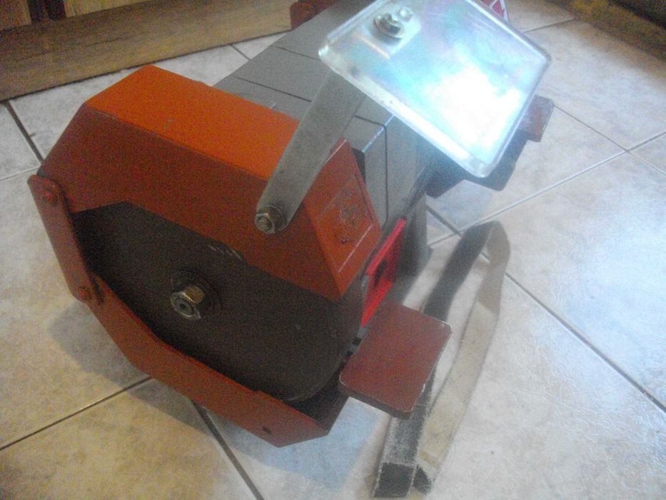 500 Вата Руски Ел.Шмиргел ТЕМП ТУ16 ф180мм Отличен Комбиниран 14кг