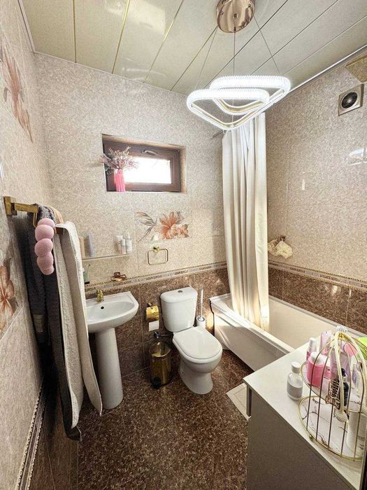 5/4/4, Дархан-3   77-серия, 95 м²