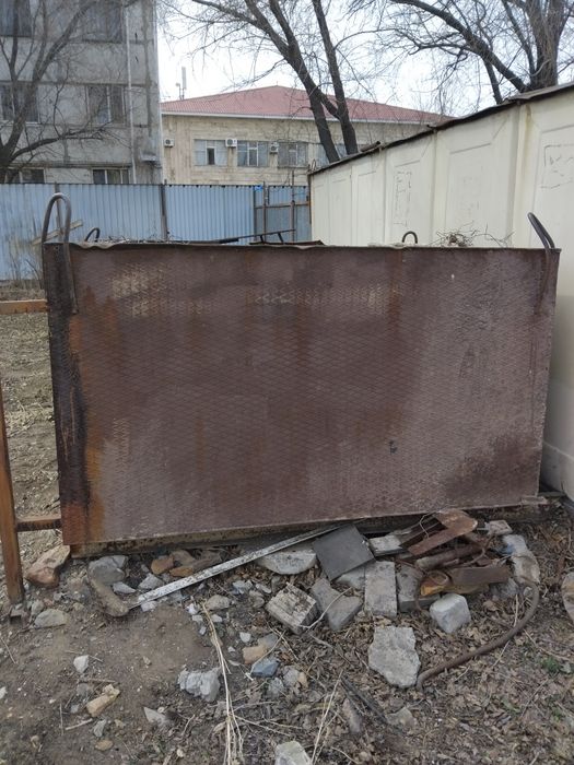 Ёмкость, металический куб.