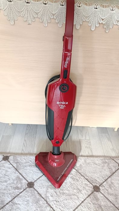 Продам вертикальный пылесос