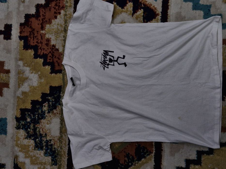 Продам футболку stussy