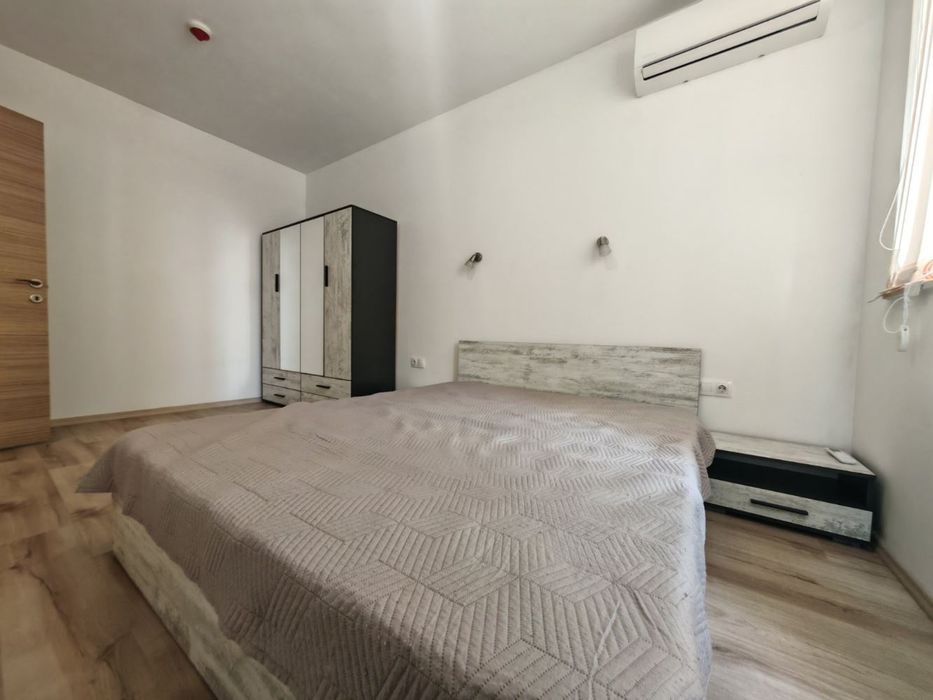 Ключ в офиса! Обзавдене двустаен апартамент в Сентрал парк. Южно изло