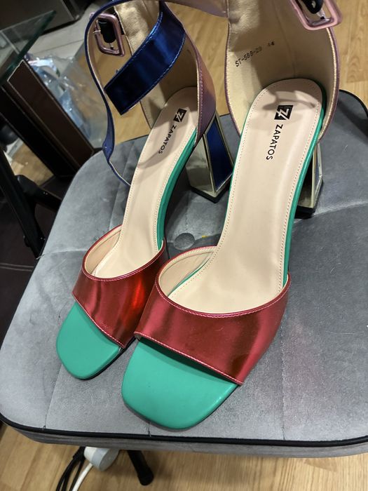 Sandale cu toc elegante