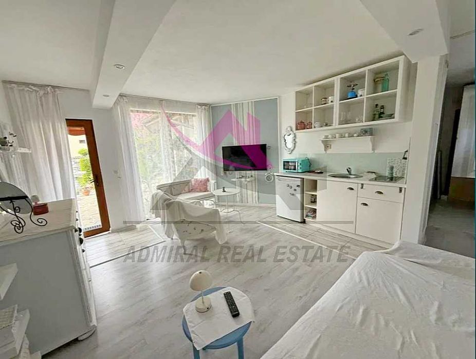 Дава се под наем Двустаен апартамент в Варна, м-т Траката - 60 кв.м за 511 € - Снимка #1