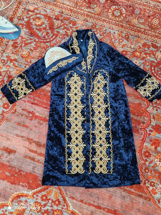 Национальный чапан