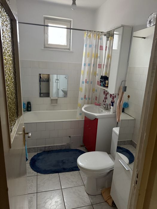Apartament 3 camere cu pod si beci