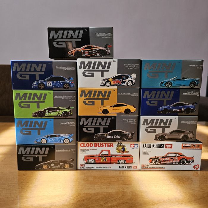 Колички 1:64 Mini GT колекция