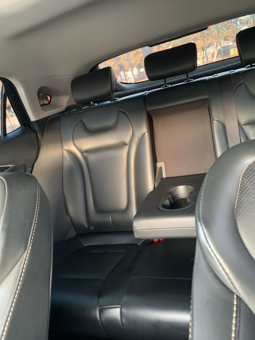 Srochna sotiladi Bestune b70 kraska toza