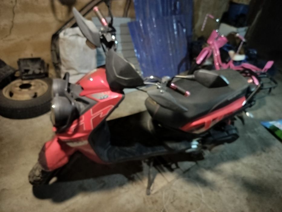 Продам скутер  150 куб