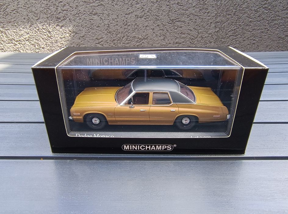 Dodge Monaco 1:43 Minichamps