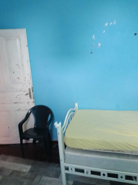 1582-Двуетажна къща със санитарни помещения на всеки етаж в кв "Варош"