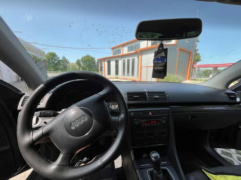 Ауди А4 ,131к.с 2004г.