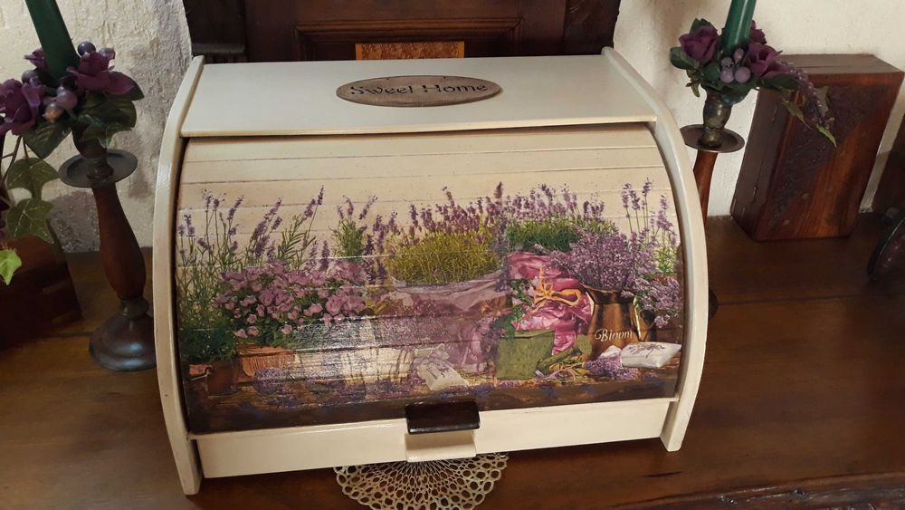 Cutie de pâine din lemn ,decorată  handmade