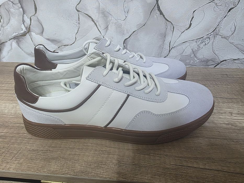 Продам кроссовки новые 45 размер