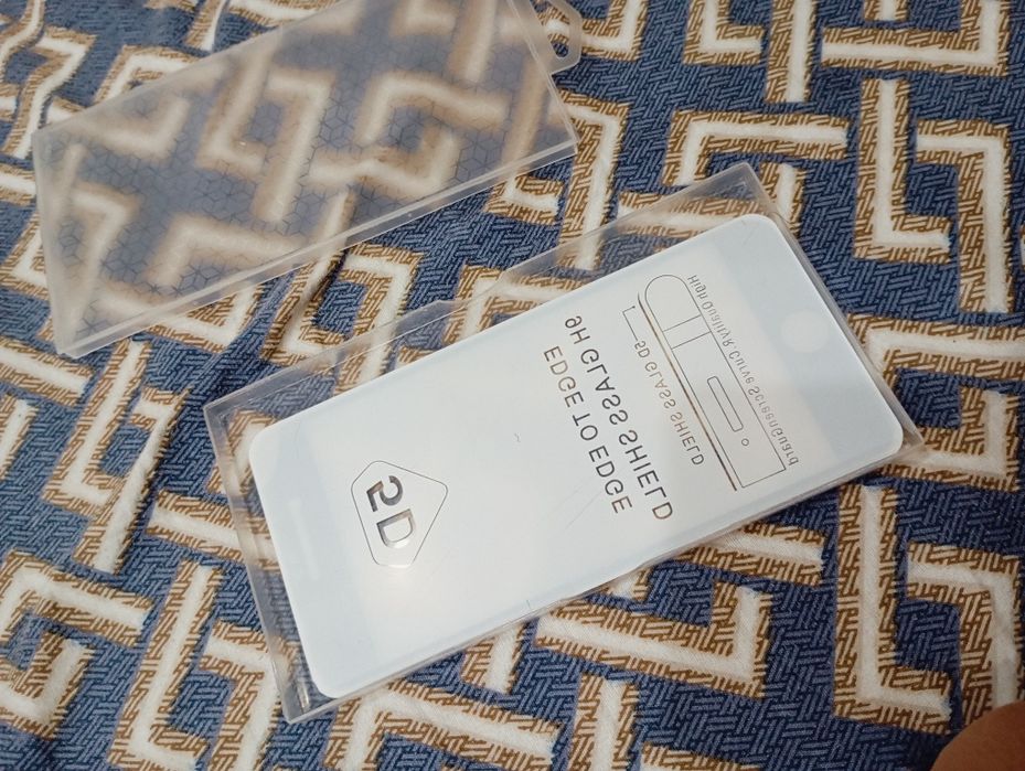 Защитка 6D для телефона. Срочно!