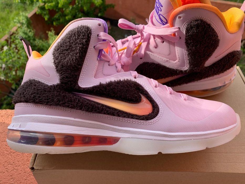 Vand Nike Lebron , nr 42  & 43 - pret 300 lei - sunt Originali !