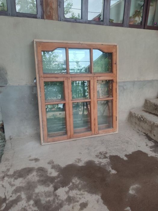 3 dona oyna rom sotiladi. Holati yaxshi, sinmagan, darz yo‘q.