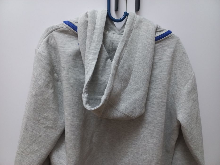 Продам новую толстовку KIWE