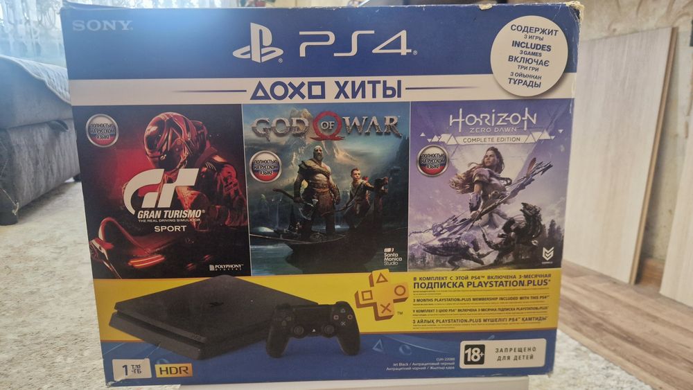 Soni PlayStation 4 {PS4)