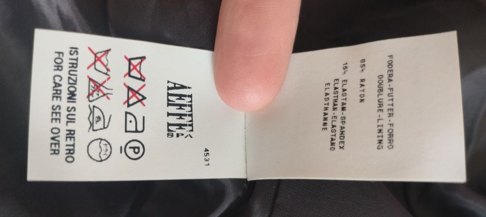 Оригинална  MOSCHINO, размер S, малка черна рокля