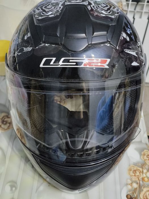 Продается шлем LS2 c гарнитурой в комплекте