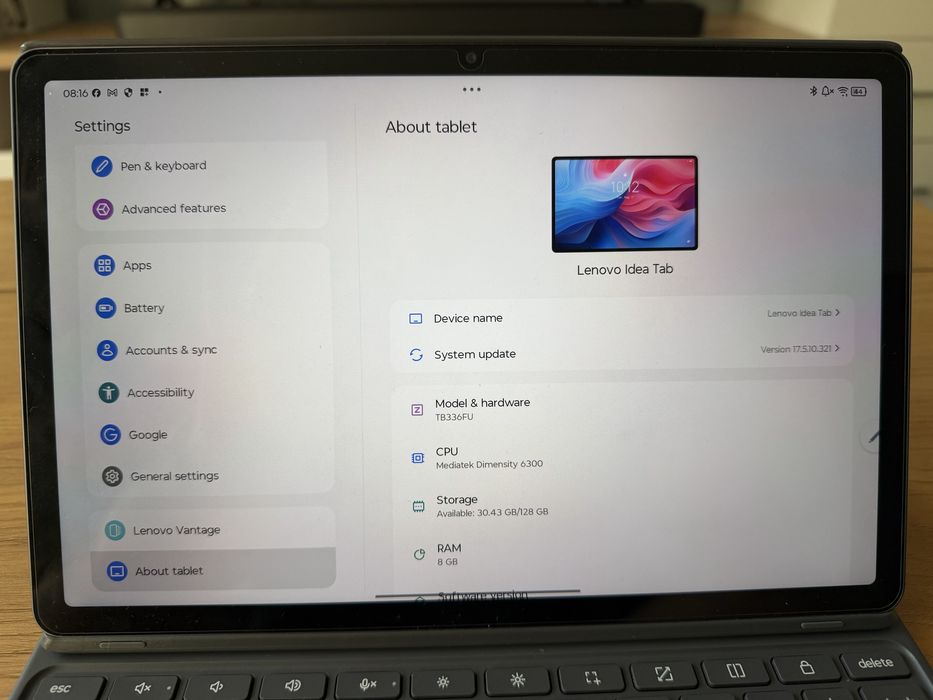 Vând Tabletă Lenovo Idea Tab 11" în garanție cu tastatură + încă o husa folio