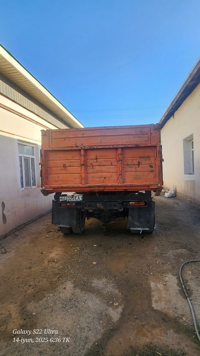 Zil mashinasi  sotiladi