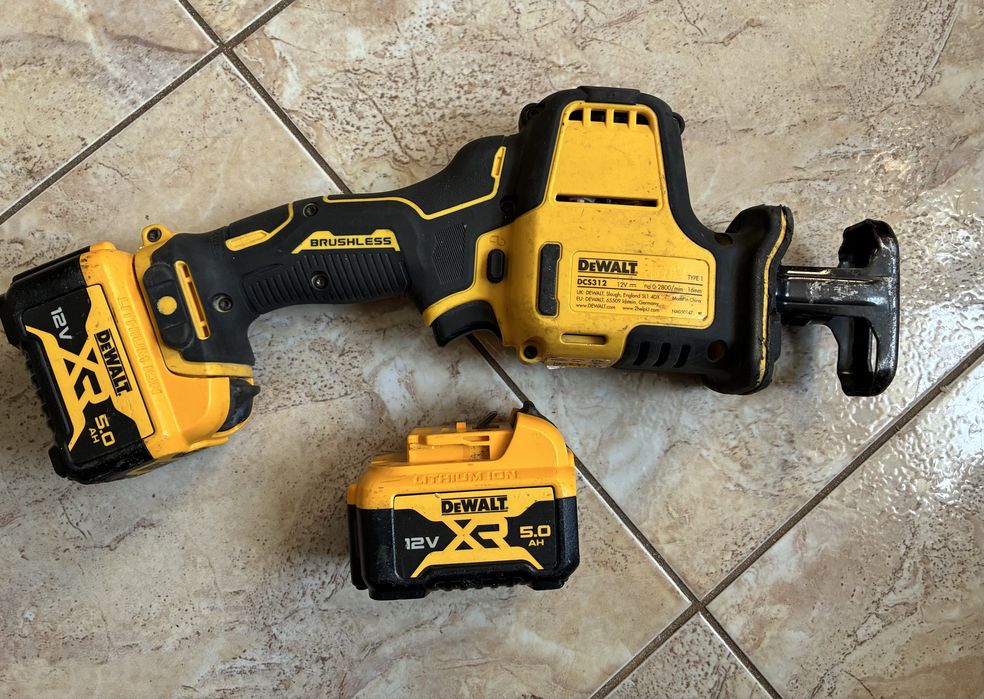 Саблен трион Dewalt DCS312