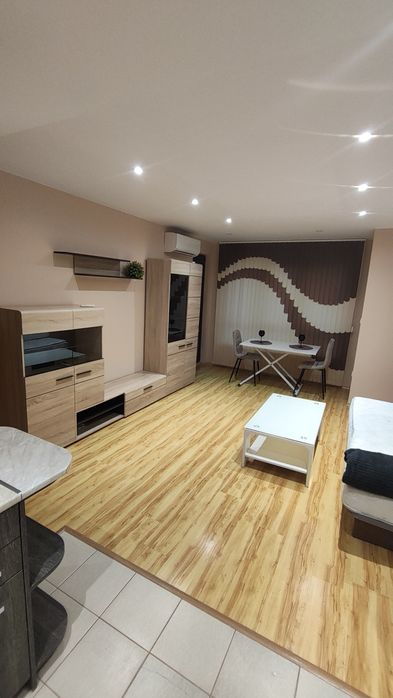 Апартамент под наем Лятно кино