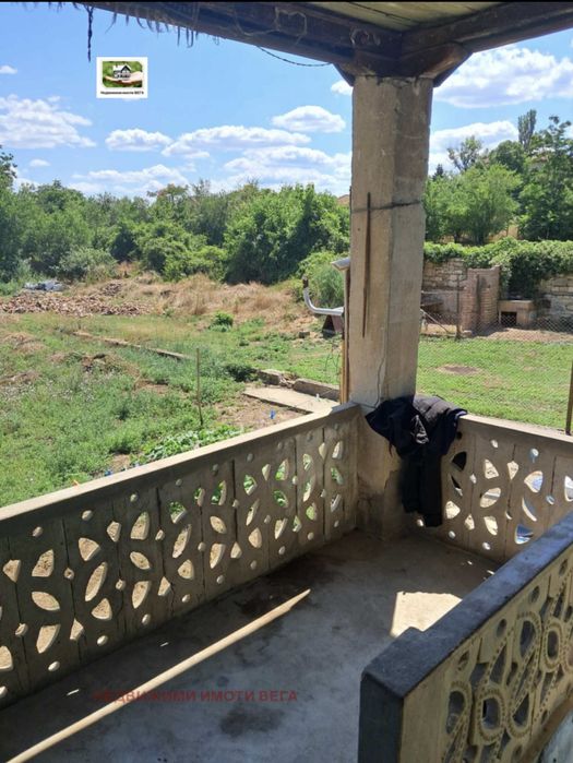 Къща за продан в с. ЛОЗЕН