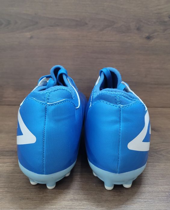 Нови!Детски бутонки Umbro-37номер