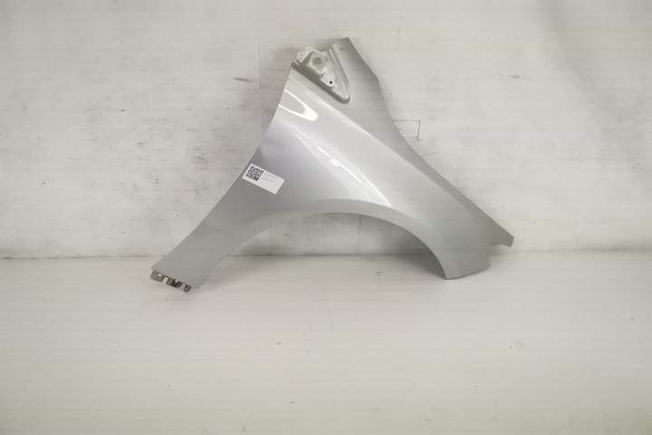 Оригинално дясно предно крило Мерцедес-Бенц / Mercedes-Benz B-Class W2