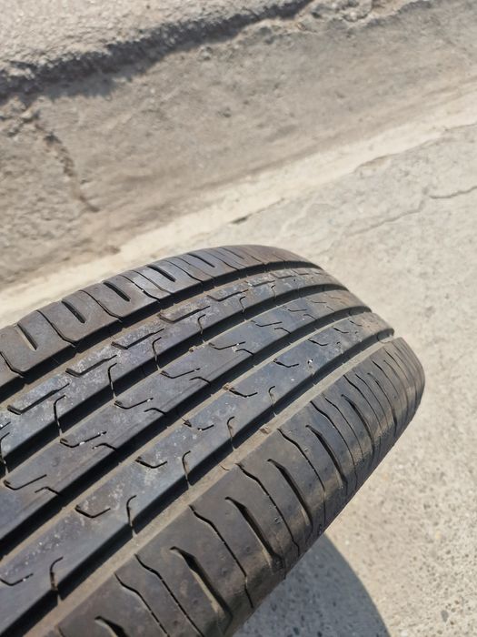 Continental 215/65/17 V XL