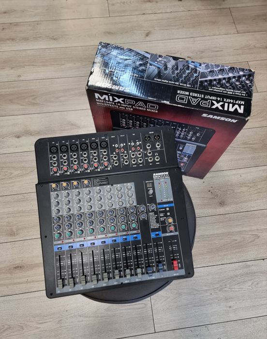 Amanet F28: Mixer neamplificat Samson MixPad MXP144FX