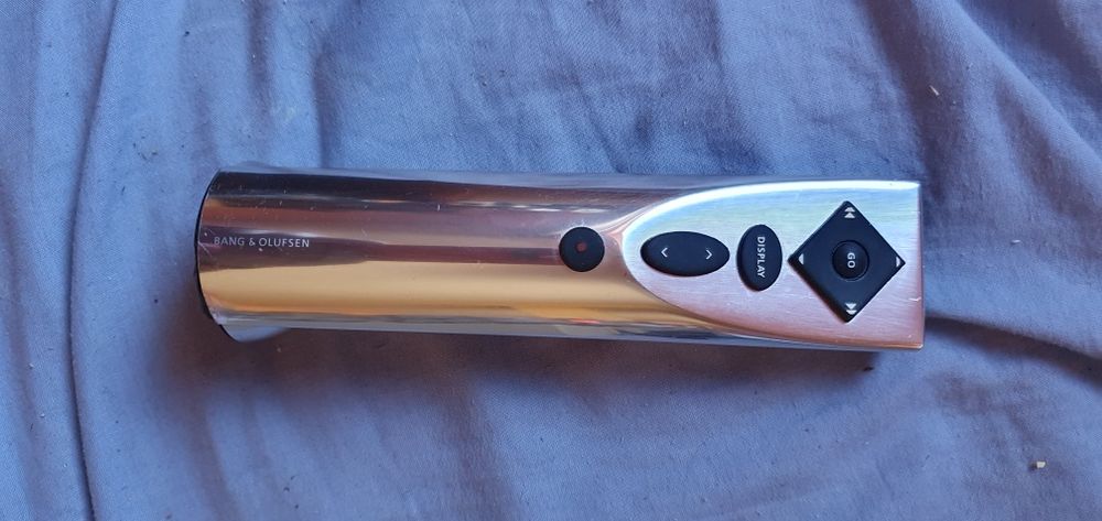 Vand telecomanda  bang olufsen