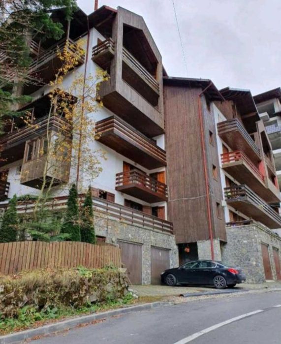 Inchiriez apartament 3 camere Sinaia ,Zona Ultracentrala