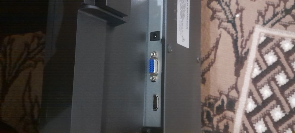 Monitor sotiladi 22lik