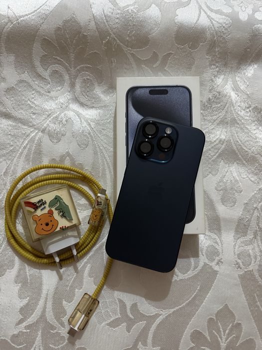 iPhone 15 pro, синий