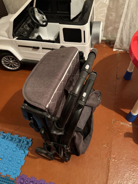 Коляска прогулочная