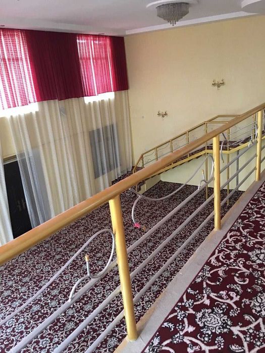 2 qavatli hovli sotiladi